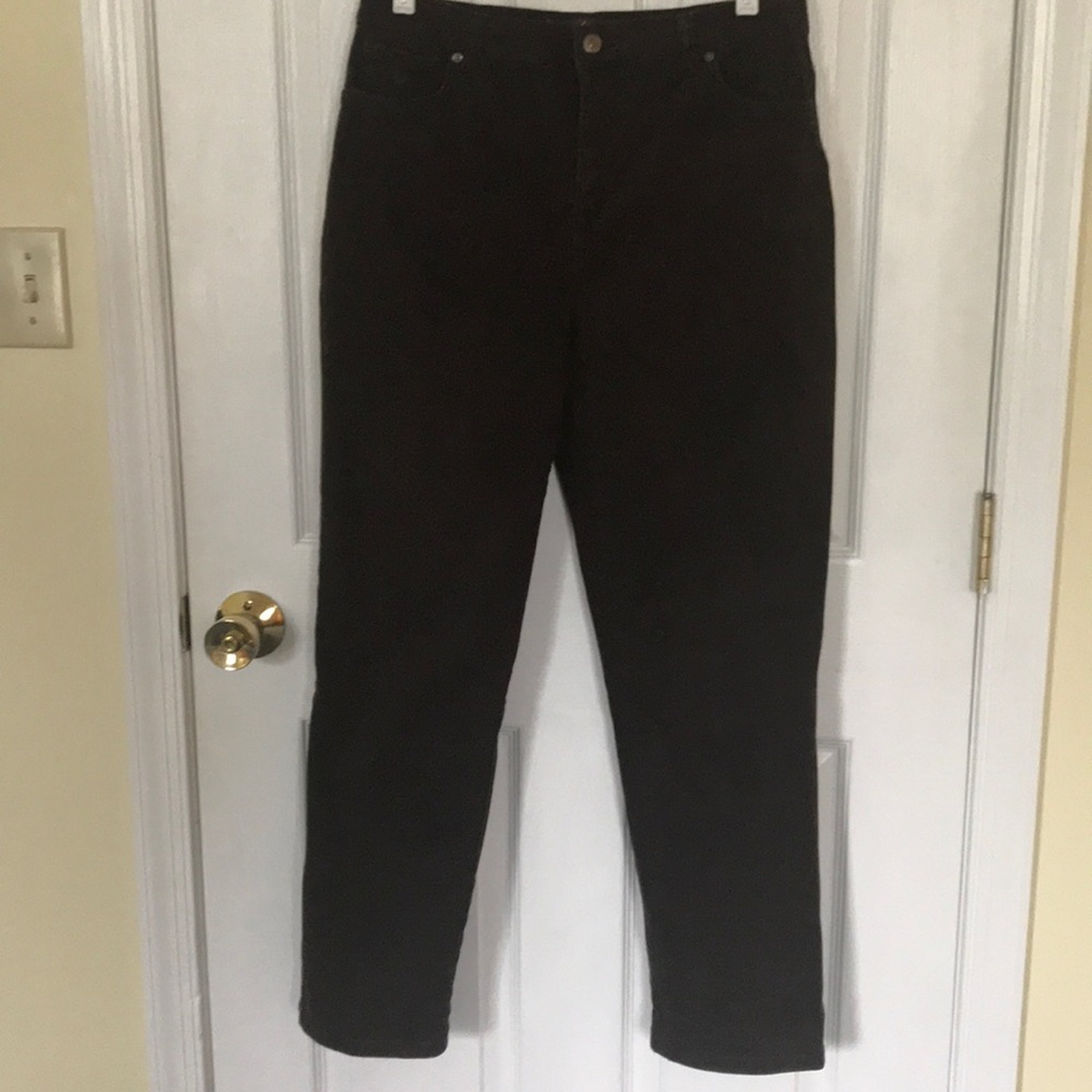 Gloria Vanderbilt straight leg jeans
